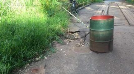 Ponte sobre o Ribeirão Claro, que dá acesso ao antigo Horto Florestal, necessita de manutenção e reparos