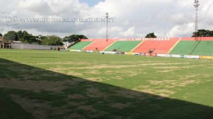 No Benitão, o laudo do Corpo de Bombeiros foi refeito e precisa ser novamente aprovado, além de ser feita as instalações de hidrantes na arquibancada coberta