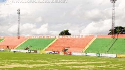 No Benitão, o laudo do CB foi refeito e precisa ser aprovado, além das instalações de hidrantes na arquibancada coberta