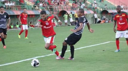 Jogo foi bastante trucando, com leve vantagem para o Velo Clube, que jogou compacto soube aproveitar melhor as chances criadas