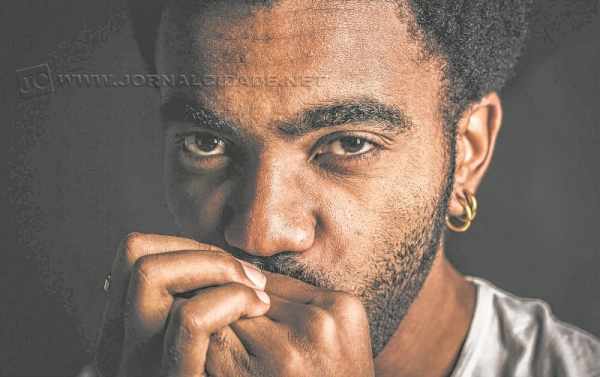 Músico e publicitário, Gabriel Vako costuma escrever canções desde os 16 anos de idade