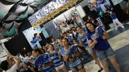 A Samuca apresenta o tema-enredo “Com as máscaras da vida, tudo acaba em Carnaval”