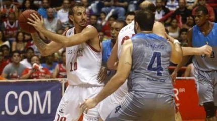 Time rio-clarense tem evoluído a cada jogo e segue no G-8 (Foto: LC Moreira/Divulgação)