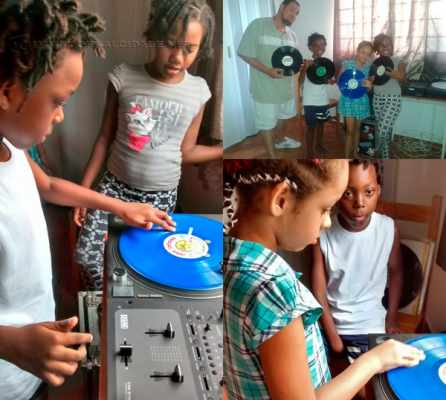 Crianças acima de 8 anos participam de aulas de DJs