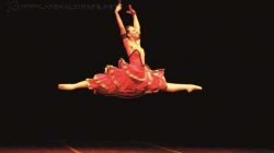 Jovem bailarina rio-clarense, que dança desde os 4 anos, recebeu bolsas para programas em uma das mais renomadas escolas de dança dos Estados Unidos