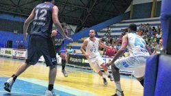 Na disputa do primeiro turno do NBB, as equipes jogaram no ginásio Felipe Karam, com vitória do Bauru, por 72 a 63