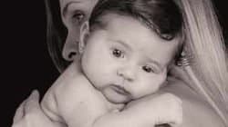 Suelen Gaiotto e sua filha Maria Clara com meses de vida