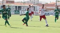 O Velo foi melhor no primeiro tempo e o Guarani no segundo, mas o forte calor interferiu na performance dos jogadores