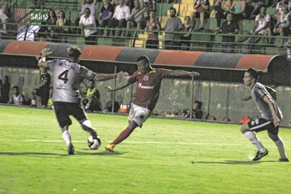 Apesar do empate por 1 a 1 com o Guarani na última rodada, para o técnico João Vallim, parte da imprensa e torcedores, este foi o melhor jogo do Rubro-Verde no campeonato até o momento