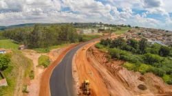 A ampla urbanização daquele segmento do anel viário prevê também largas calçadas, ciclovia e paisagismo