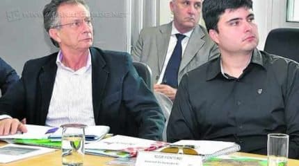 À esquerda, o presidente da Associação Comercial e Industrial de Rio Claro (Acirc), Antonio Carlos Beltrame, o Secreta