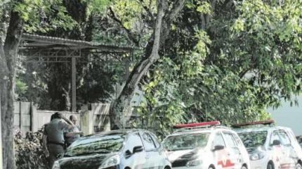 Corpos de Marcos e do policial Júlio foram trazidos ao IML de RC