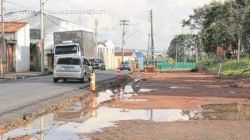 O ciclista Marcos Antônio Rogério circula todos os dias pela estrada e diz que as obras para melhoria da rodovia estão em ‘ritmo lento