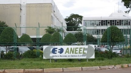 A partir de 1º de abril, o Brasil irá mudar a bandeira de amarela para verde (sem cobrança adicional para o cliente). Contas de abril pagas em maio ficarão mais baratas