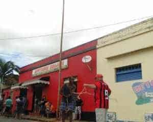 Dezenas de pessoas assistiram às tentativas de outras