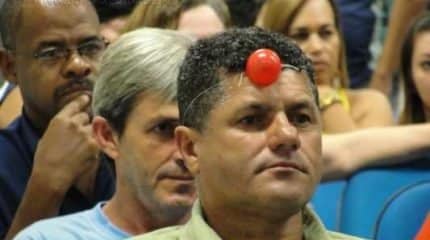 Os servidores municipais voltaram a pressionar os vereadores pela rejeição do reajuste de 1%