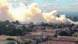 Fumaça provocada por incêndio que foi registrado no bairro Vila Olinda nessa segunda-feira (18)