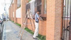 A manutenção está sendo feita pelos servidores públicos municipais dentro do calendário e do orçamento previsto pela prefeitura