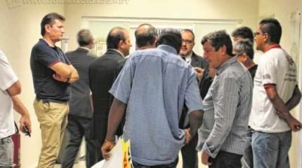 Sem a presença dos servidores, os vereadores levaram três minutos para anunciar que não votariam os projetos de reajuste ontem