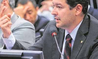 Apreciação do parecer preliminar, em desfavor do deputado Eduardo Cunha (PMDB/RJ). Na foto, o Dep. Betinho Gomes (PSDB-PE)