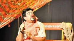 A montagem é encenada por Reinaldo Facchini, que iniciou sua carreira como ator em Pirassununga, no ano de 1993