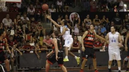 RC fez um primeiro tempo equilibrado, mas no segundo o Flamengo foi superior e venceu com folga