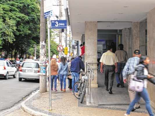 Movimento aumentou nos últimos dois dias - segunda (9) e terça (10) - na agência do Banco do Brasil da Rua 3 com a Avenida 3