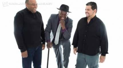 Os ingressos serão vendidos por R$ 25,00 na quadra da Escola de Samba, na hora do evento; além da atração, DJ Minduim animará a noite