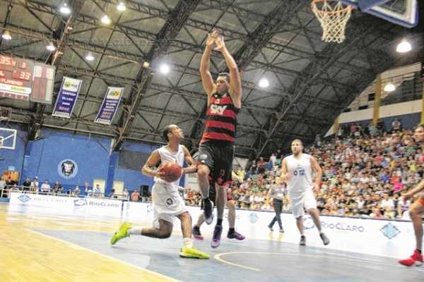 Nesta temporada, o time chegou à semifinal do Paulista e terminou o NBB 8 entre os oito melhores