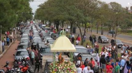 Devotos devem levar um quilo de alimento não perecível, que será doado aos que necessitam