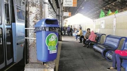 População pode ajudar na limpeza utilizando as lixeiras