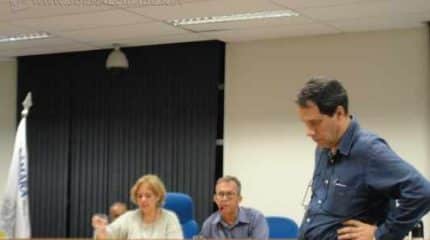 O superintendente do Instituto de Previdência de Rio Claro (IPRC), Lineu Viana, durante prestação de contas na Câmara Municipal