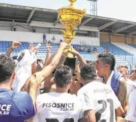 O time do Pisos Nice [do Jd. Cervezão)] foi o grande campeão invicto do Campeonato Amador 2015