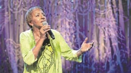 A cantora Leci Brandão faz show no domingo (12), para encerrar o final de semana da Black June em Rio Claro, com entrada gratuita