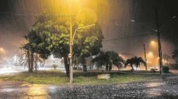 Especialista fala que chuva de granizo de quarta pode ser considerada anormal para época do ano (Foto: Gilberto Jr)