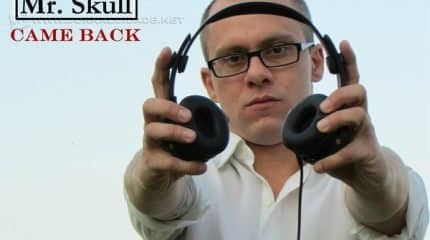 Felippe Tofolo é um dos principais DJs a comandar as pick-ups na festa deste domingo (24)