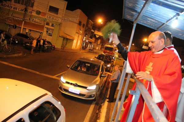 Padre Renato Luís Andreatto, da Aparecida, abençoou os motoristas