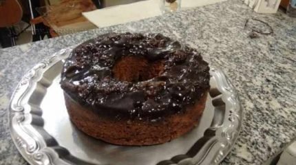 Meu bolo favorito de chocolate e não vai ovos ou leite