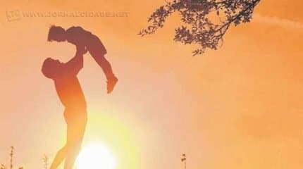 Com lançamento para agosto, revista presta homenagem aos pais e à família, dentre tantos outros assuntos da nossa sociedade