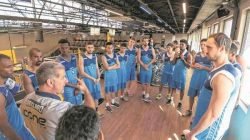 OLHO NO FUTURO: Teichmann e Pastor juntos com os demais atletas contratados do Leão