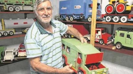 Arlindo Morelli uniu a paixão pelos carros e caminhões à falta que sentia do filho, para encontrar um passatempo