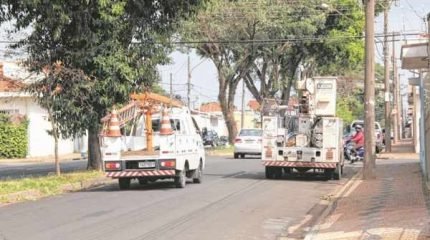 Residências e estabelecimentos do município ficaram horas sem fornecimento de energia elétrica