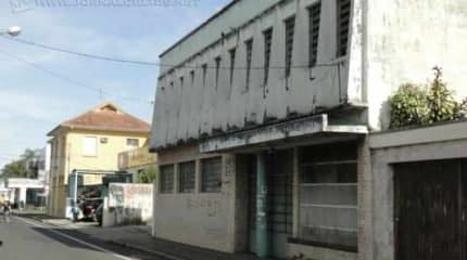 Uma das principais escolas da Cidade Azul, o colégio foi referência nacional no ensino profissional e deixou marcas inesquecíveis em alunos, professores e funcionários