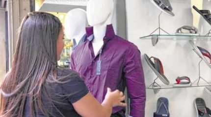 Lojistas estão com boas expectativas para as vendas, que vão desde lembrancinhas até presentes elaborados