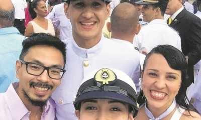 Edval [no centro] com o capitão Shereder e as colegas de equipe Talisca Reis e Carmen Pigozzi