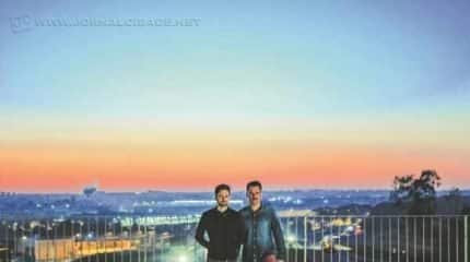 Os músicos José Roberto e Rangel Barel, do Eletro Doméstico, fazem show nesta sexta-feira (19), no Espaço Cultural “Philarmônica”, na Rua 5, esquina com a Avenida 5, durante a programação do Festival de Inverno.