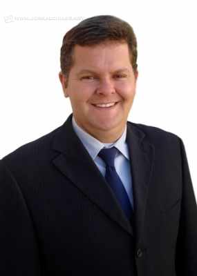 Candidato do DEM perde alguns pontos em relação à pesquisa anterior