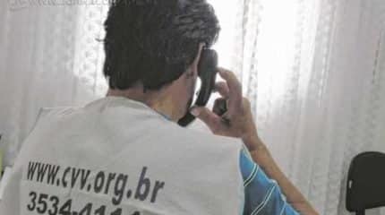 Quem estiver precisando de uma voz amiga pode contatar o Centro de Valorização da Vida (CVV) de Rio Claro por meio do telefone 3534-4111. Identidade é preservada
