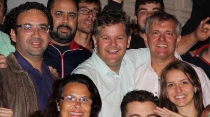 Juninho comemora resultado em seu Comitê