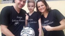 Lukinha juntamente com seus pais Marcelo e Kilza de Almeida